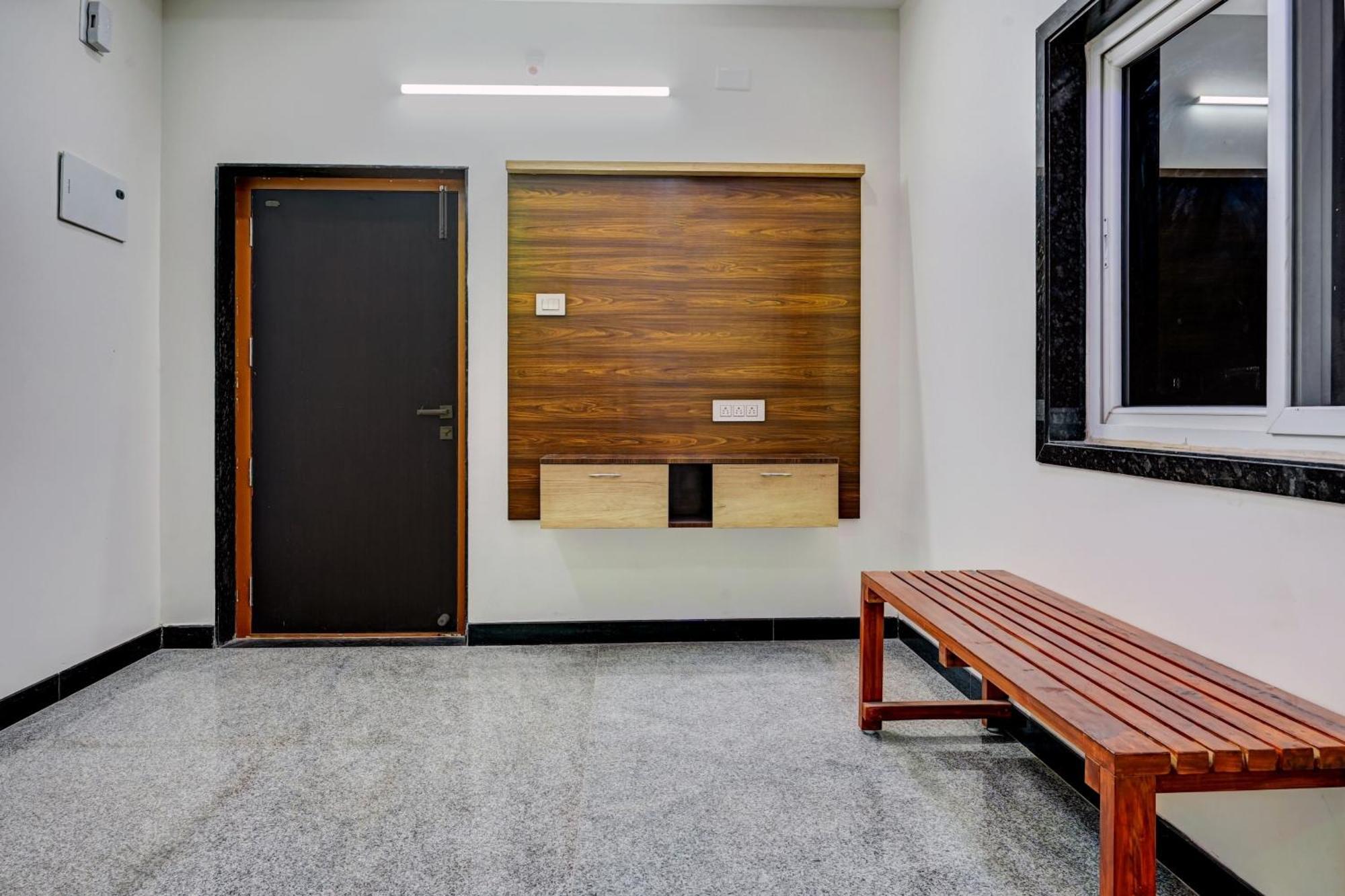 Oyo Home Msr Guest Inn Homestay Nellur Zewnętrze zdjęcie