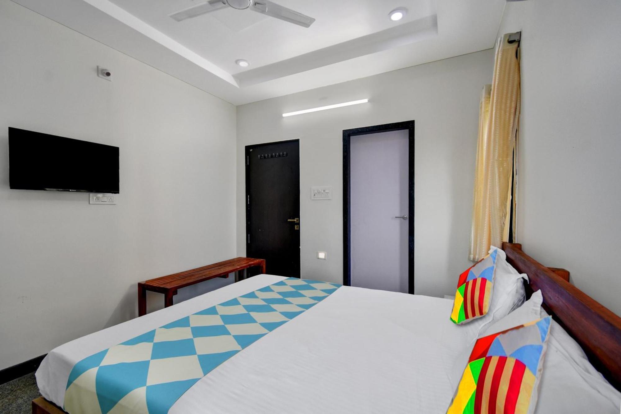 Oyo Home Msr Guest Inn Homestay Nellur Zewnętrze zdjęcie