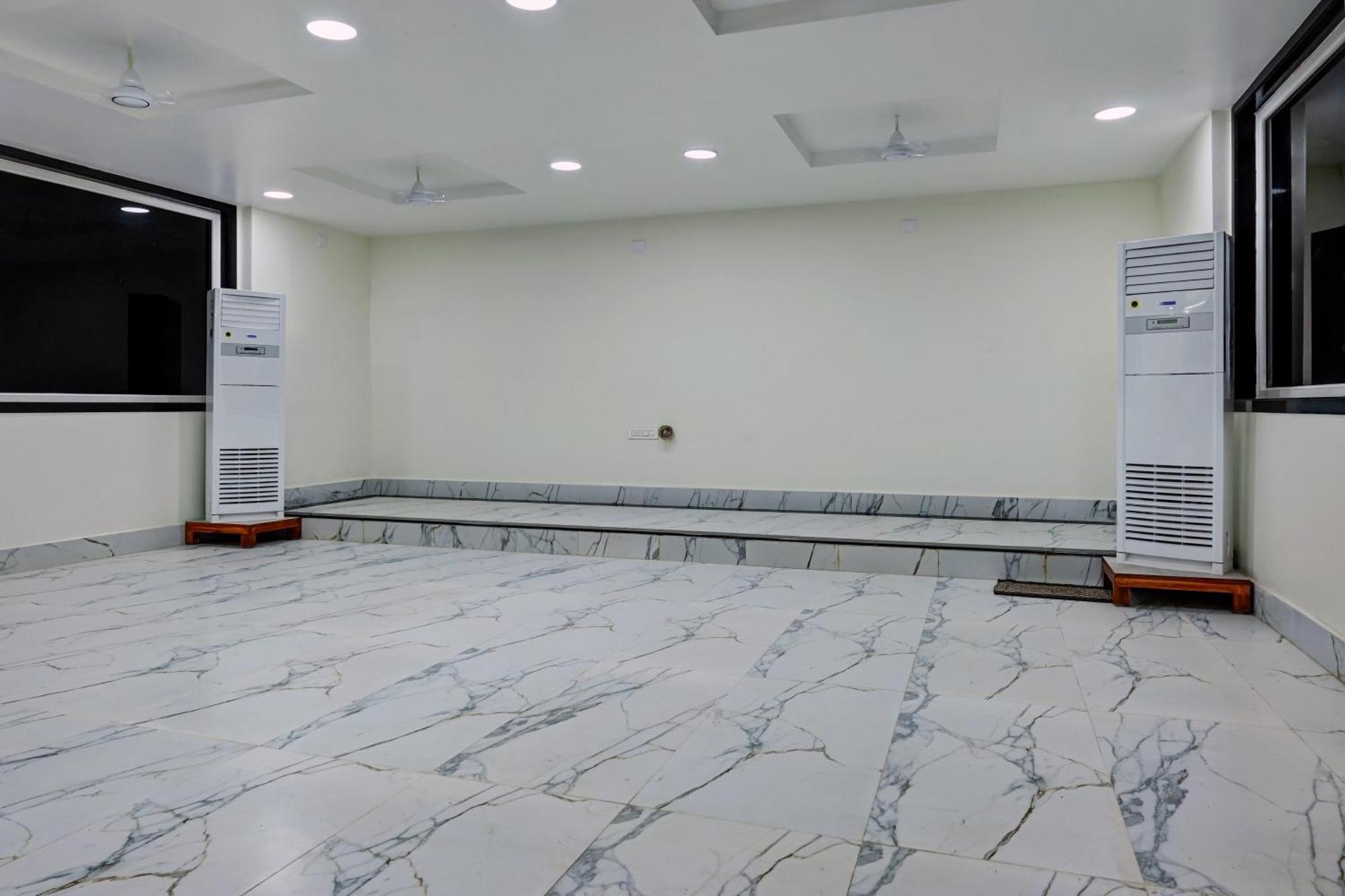 Oyo Home Msr Guest Inn Homestay Nellur Zewnętrze zdjęcie